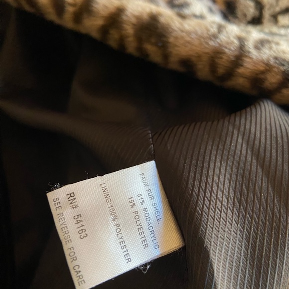 CALVIN KLEIN Super Soft Leopard Cheetah Print Faux Fur Coat - Picture 10 of 10